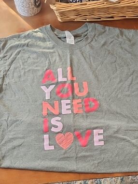 Gildan Gray Short Sleeve Tee with Pink & Red Graphic